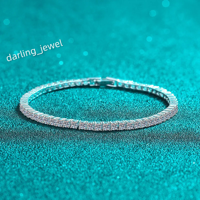 Ladies PT950 Platinum Bracelet Mossan Stone single 6 points 2.5mm full of luxury wind row drilling hand 6 points 2.5mm
