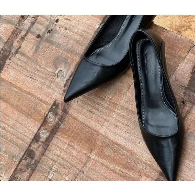 2024 Women Sexy High Bury Nude Pumps Stripper Stiletto Heels Glossy Leather Wedding Bridal Quality Red Shoes