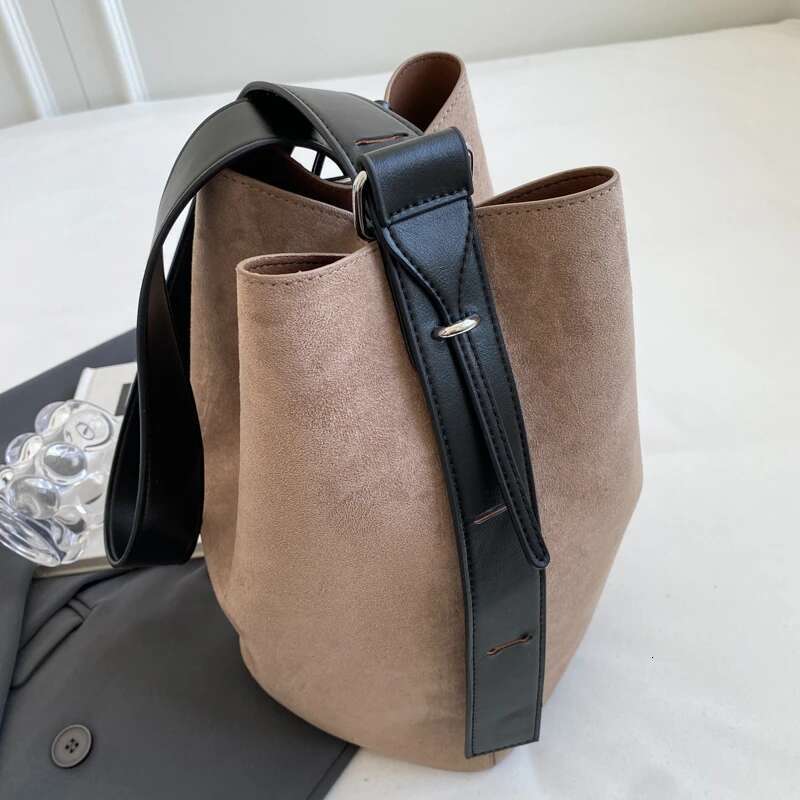 Meet You New PU Leather Shoulder For Women Simple Design Large Capacity Bucket Crossbody Bag 2 Pcs/Set Handbags And Purses