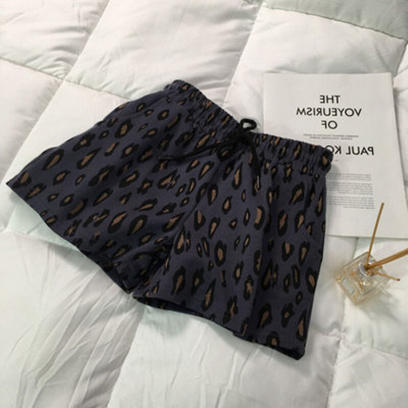 2025S Women s Designer Shorts Summer Women s High Waist Leopard Pattern Sports Loose Fit Wide Leg Hot Pants Running Casual Pajamas Beach Pants