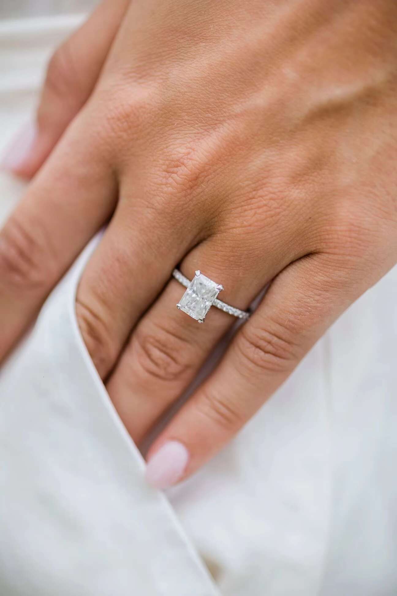 Fancy Jewelry 10k/14K/18k White Gold Crushed Ice Hybrid Radiant Cut Moissanite Diamond Ring
