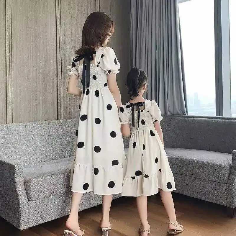 Mother and Girls Polka Dot Dress Summer New Childrens Clothing Small Fresh Puff Sleeves Parents Childrens Princess Dress 8y S2548