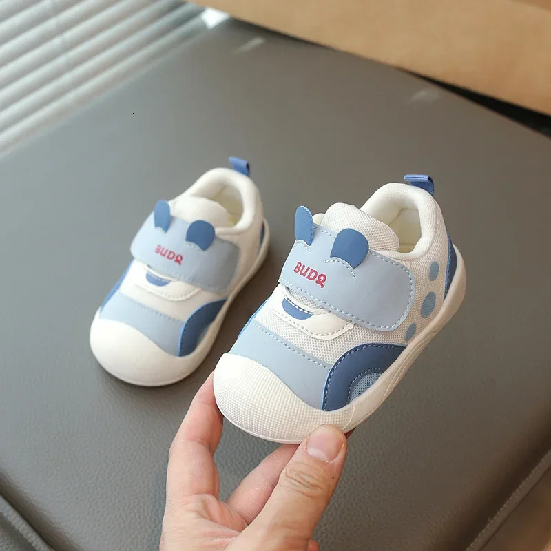 Baby Shoes Spring/Summer Preschool Sports Shoes Soft and Breathable First Step Walker Baby Boys and Girls Casual Sports Shoes Blue Pink Black 250409