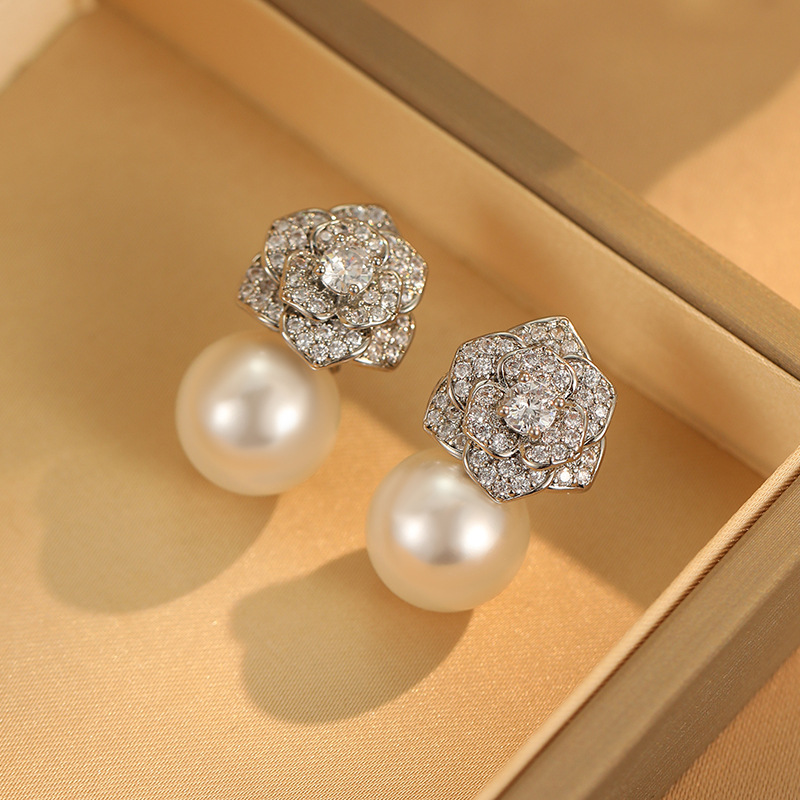 Dainty Crystal Camellia Flower Earrings for Women 18K White Gold Plated Copper Freshwater Ball Pearl Stud Earrings Luxury Design Love Couple Earrings 