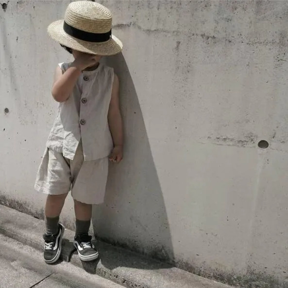 Childrens casual set for boys summer simple solid sleeveless T-shirtloose full matching cotton linen shorts 2-piece set for girls clothes 250409