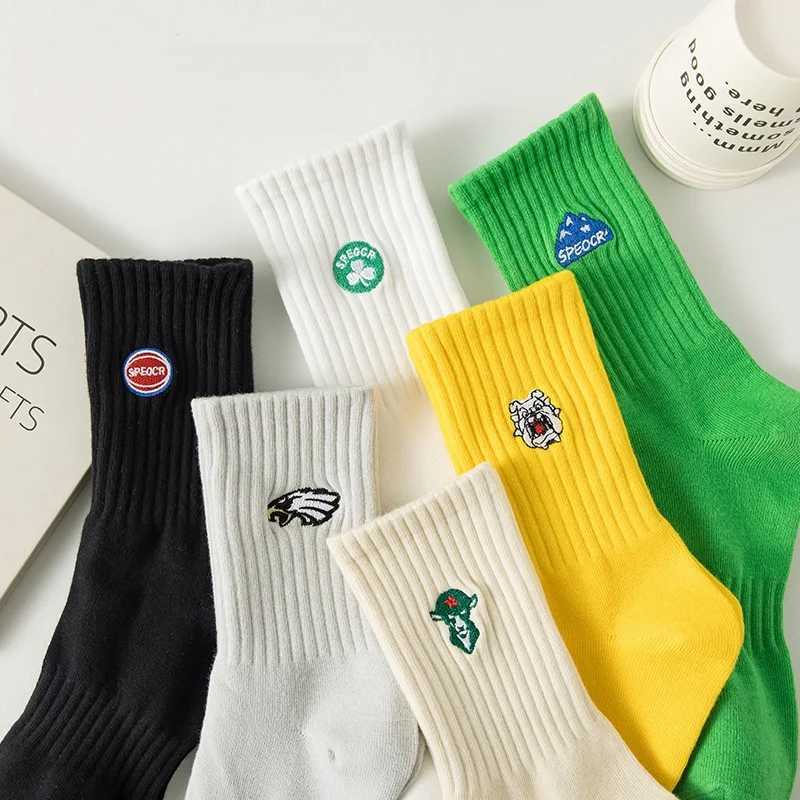 New Mens Sports Embroidered Socks Basketball Cotton Crew Socks Fashionable Womens Sports Running Socks High Quality X250410