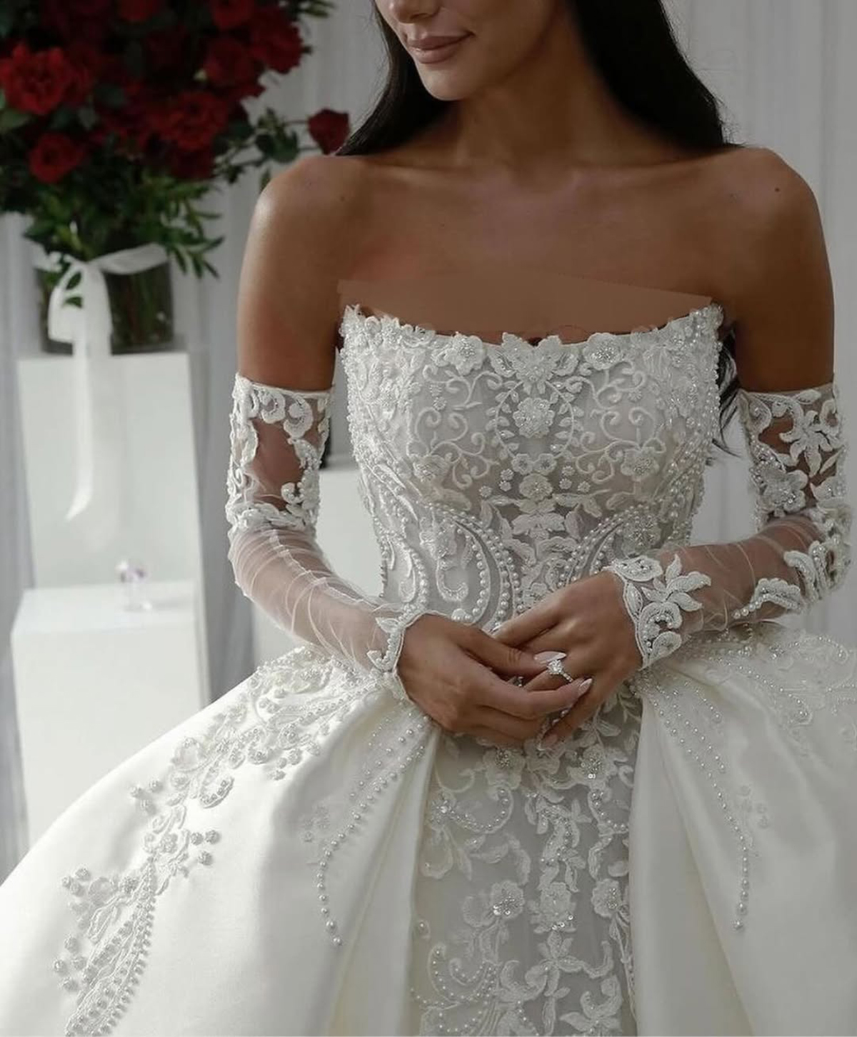 Pearl Beaded Lace Wedding Dresses A Line Strapless Satin Bridal Gowns Princess Style with Lace Gloves Custom Made Garden Castle Dresses