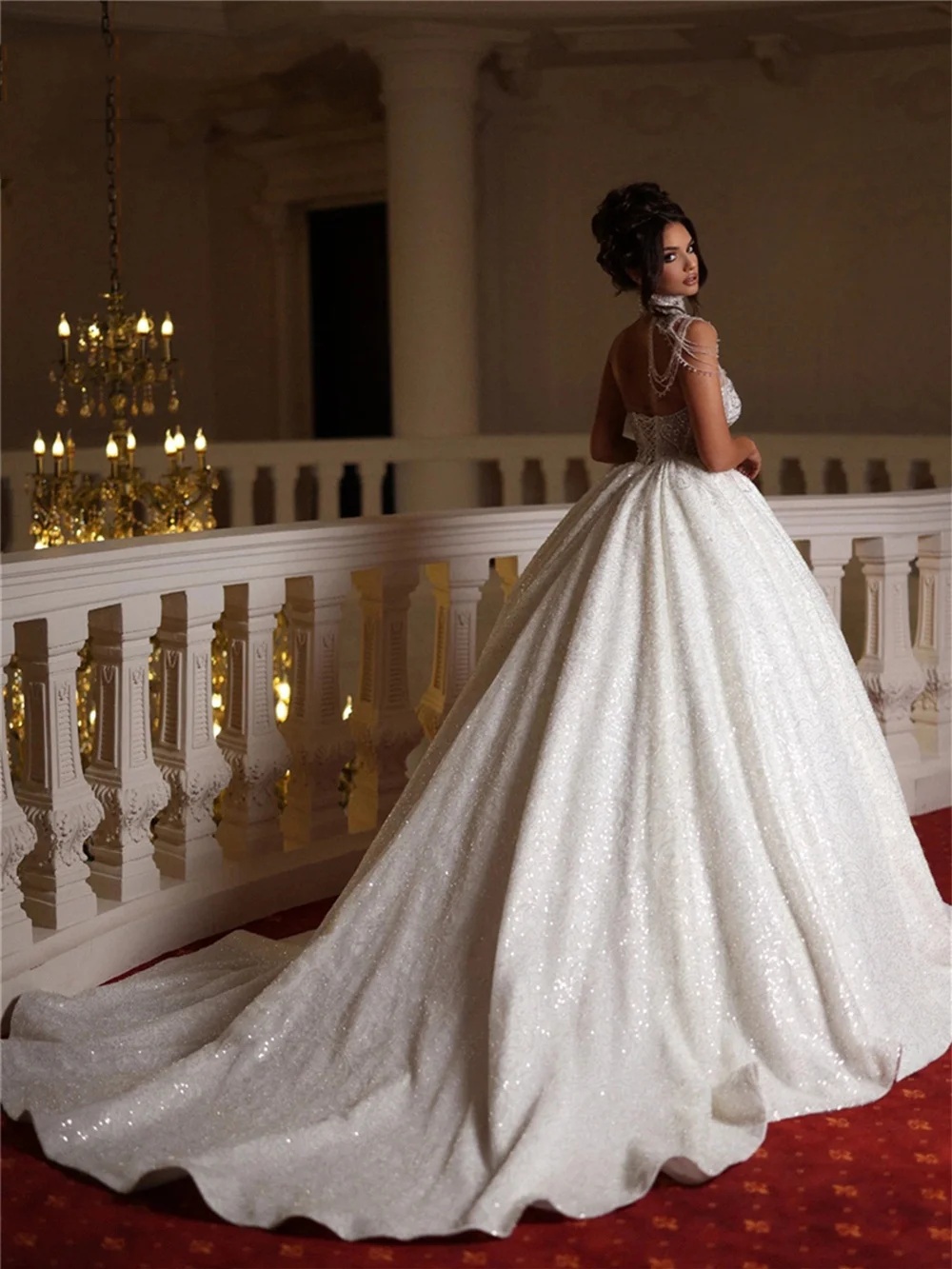 Exquisite Ball Gowns Wedding Dress Strapless Neck Sleeveless Gorgeous Bride Dresses Bling Sequins Beaded Bridal Gown Customized