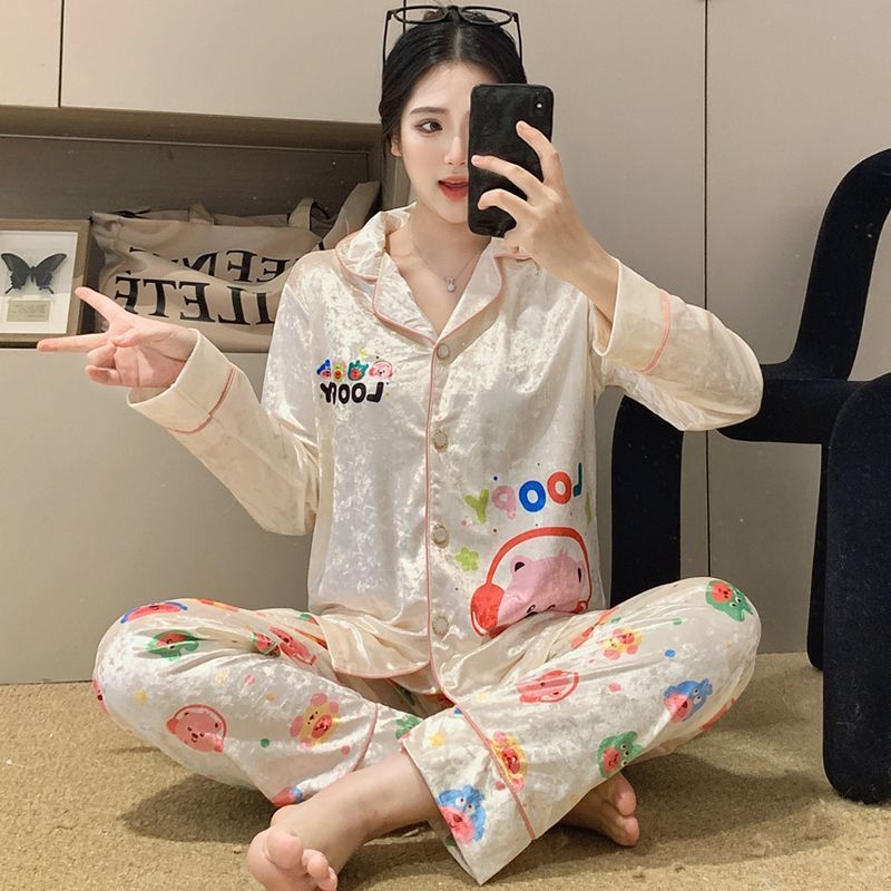 Advanced gold velvet pajamas for female designers, fashionable cardigans, long sleeves, long pants, two-piece set, soft and skin friendly home clothes