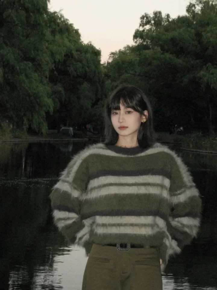 Fashion Japanese Y2K Harajuku retro striped faux mink fur thick womens sweater autumn and winter round neck pullover loose womens top Y251110