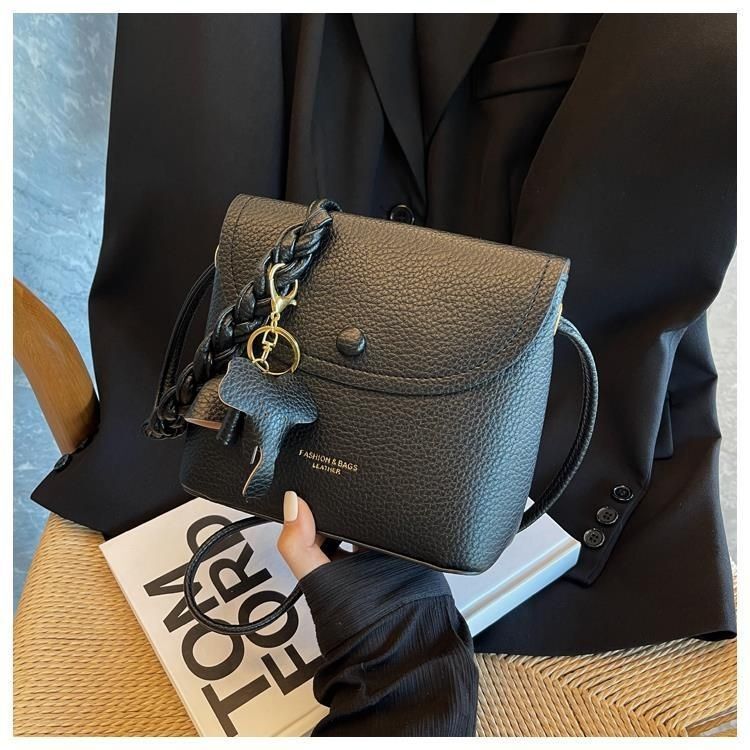 designer bag popular small for women simple and versatile summer shoulder crossbody texture bucket bag Shoulder bag Crossbody bag