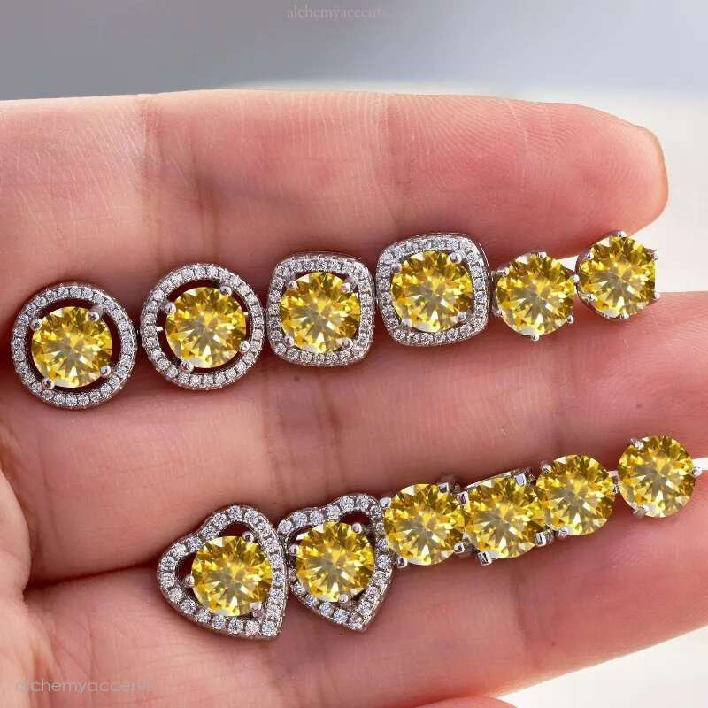 Fashion Sterg Sier Gold Plated Passed Test 1ct Yellow Moissanite Heart Earrings Studs for Men Women