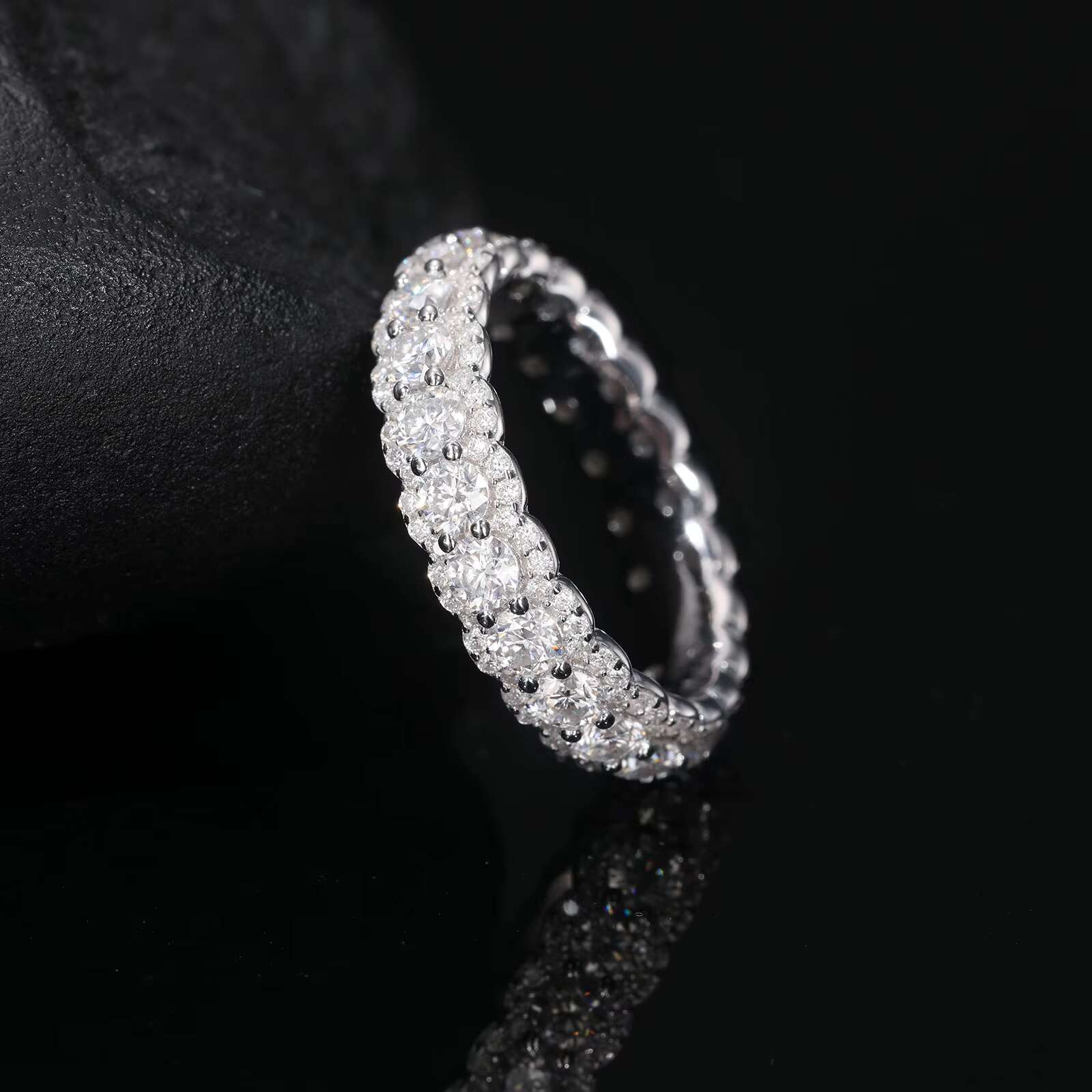 Luxurious 925 Sterling Silver Wedding Ring With Moissanite Diamonds Classically Vintage Style Brilliant Cut
