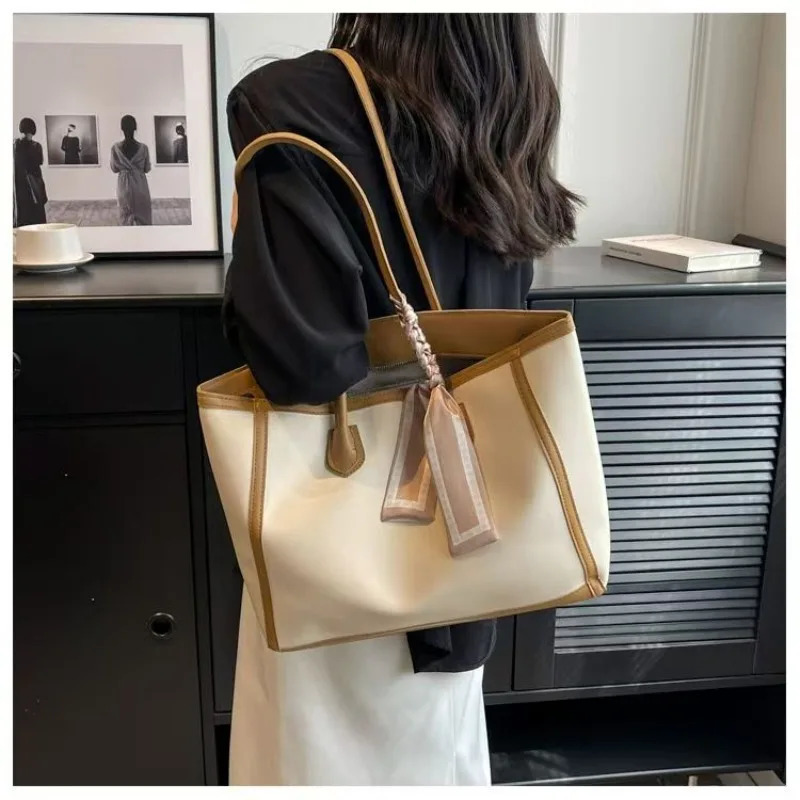 Large Capacity Handbags Summer New High-end Texture Commuter Big Bag Versatile Shoulder Tote Shopping Bag High Appearance Level R251110