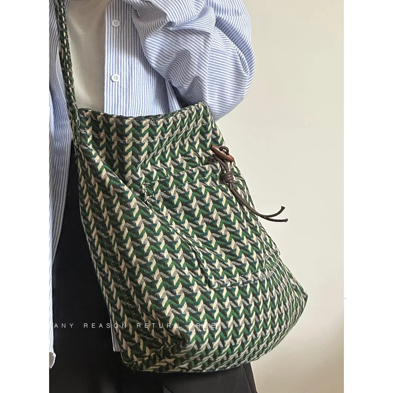 Korean retro woolen plaid canvas bag womens 2025 large capacity tote commuting single shoulder crossbody 251110
