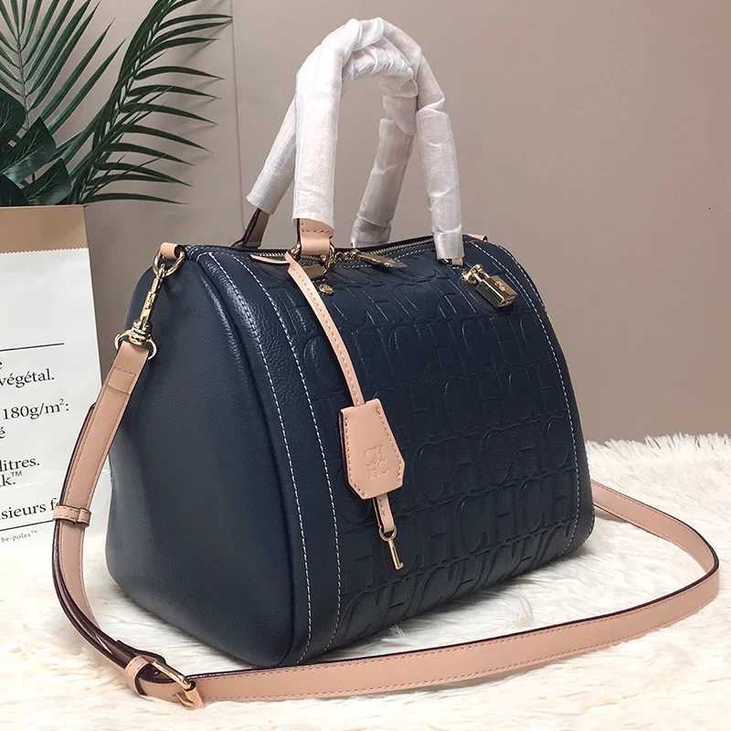 Zipper Tote Bag Lock Design Large Capacity Letter Print Commuter High Quality Vintage Fashion Multifunctional Womens Tote Bag K251110