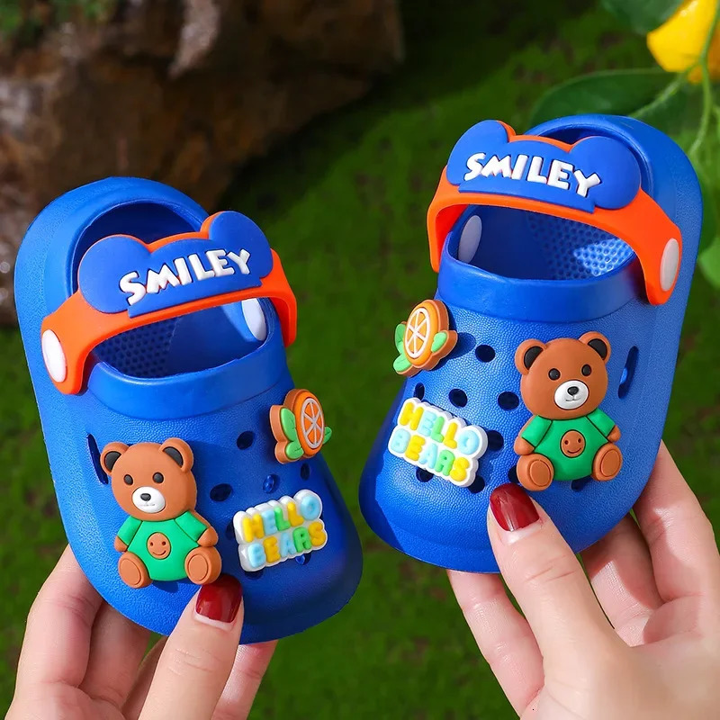Cute cartoon childrens slider breathable anti slip EVA soft sole suitable for boys and girls slider childrens shoes 250409