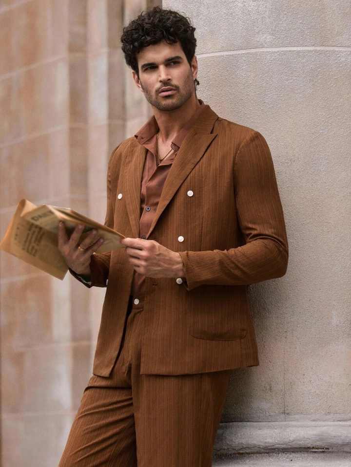 Classic Men Suit 2 Pieces Jacket Pants Double Breasted Peaked Lapel Casual Occasion Street Photography Party Customized