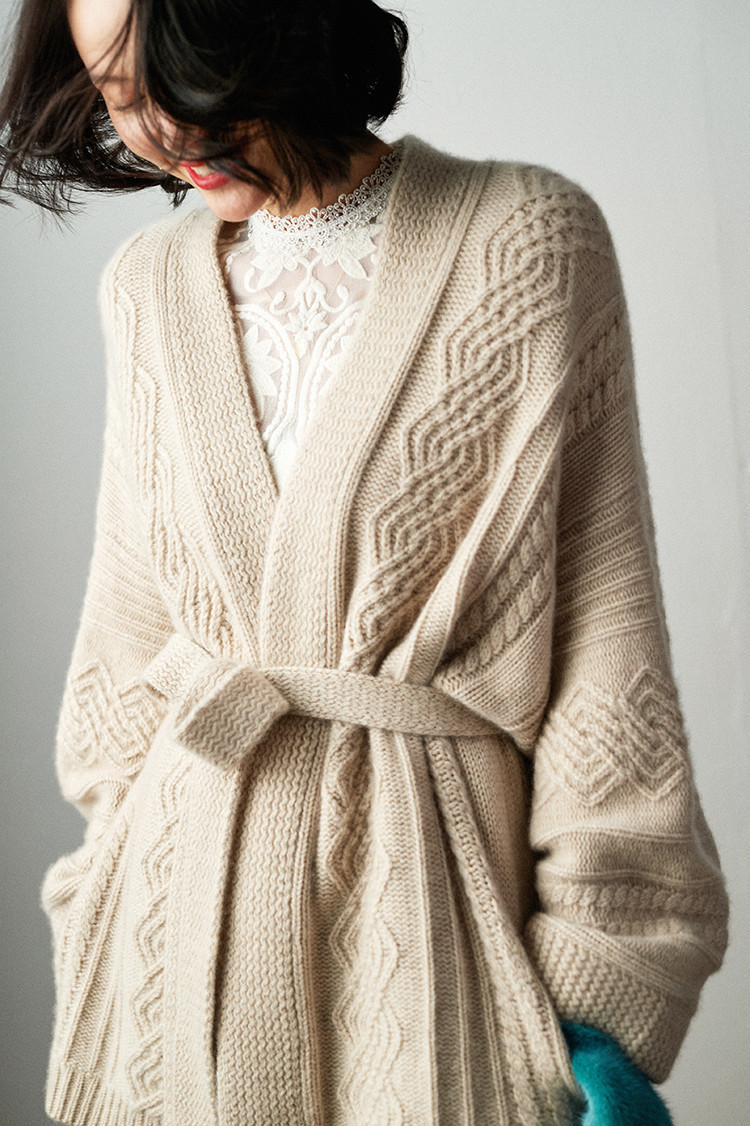 Fengjia Autumn Winter Stunningly Beautiful Retro Lazy Style Sweater Womens Cardigan Knitted Coat Loose Cashmere Sweater 230317