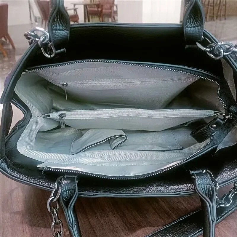 HandBag Womens New Large-capacity Foreign-style Personalized Womens Bag Light Luxury Shoulder Portable Tote Bag Work Briefcase R251110