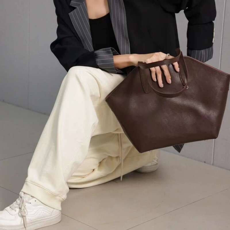 Women's Large Capacity Shoulder Bag Armpit Bag Ladies Genuine Leather Commuter Shopper Bags High Quality Handbag Big Tote
