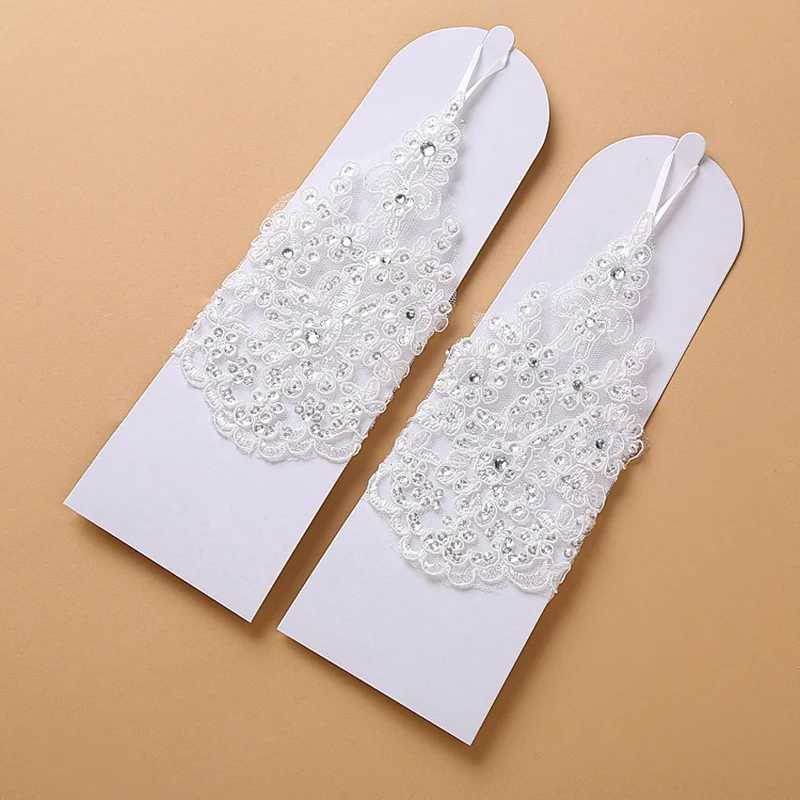 1 Pair White/Red/Beige Bridal Gloves Elegant Short Paragraph Rhinestone White Lace Glove Beautiful Wedding Accessories L2511101