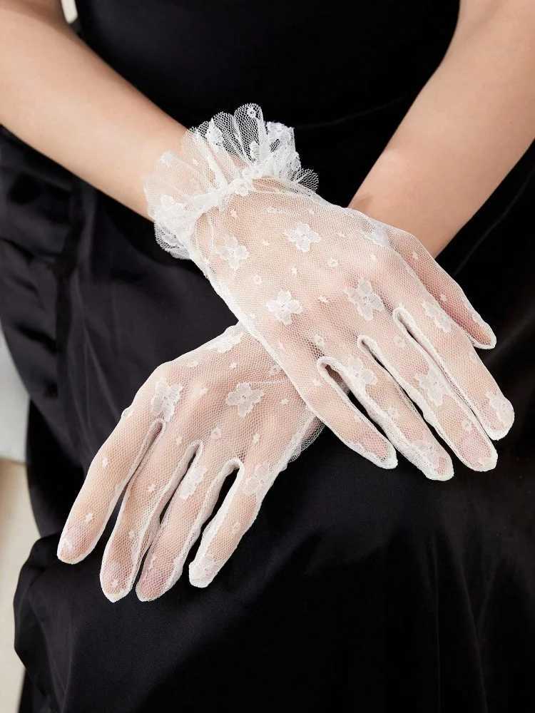 1piece white lace glove elegant transparent ladys short wedding glove L251110