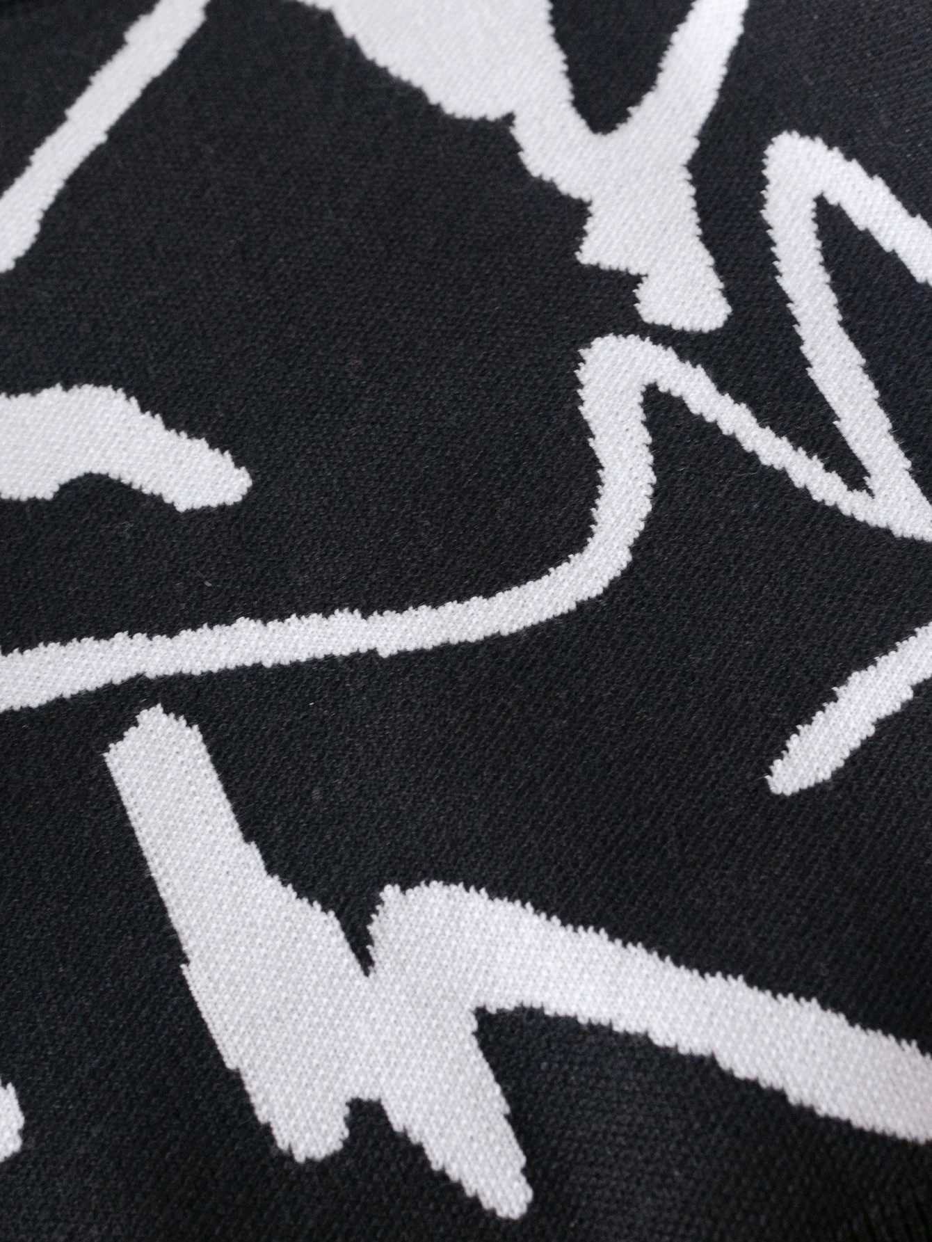 Fashion Boys simple style irregular graffiti sweater knitted pullover suitable for daily leisure in spring autumn and winter Y251110