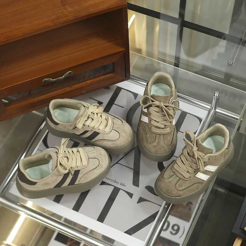 2025 New Children Winter Sneaker Foreign Style Fleece Thermal Board Shoes Girls Sports Shoes Soft Soled Cotton Casual ShoesT251110