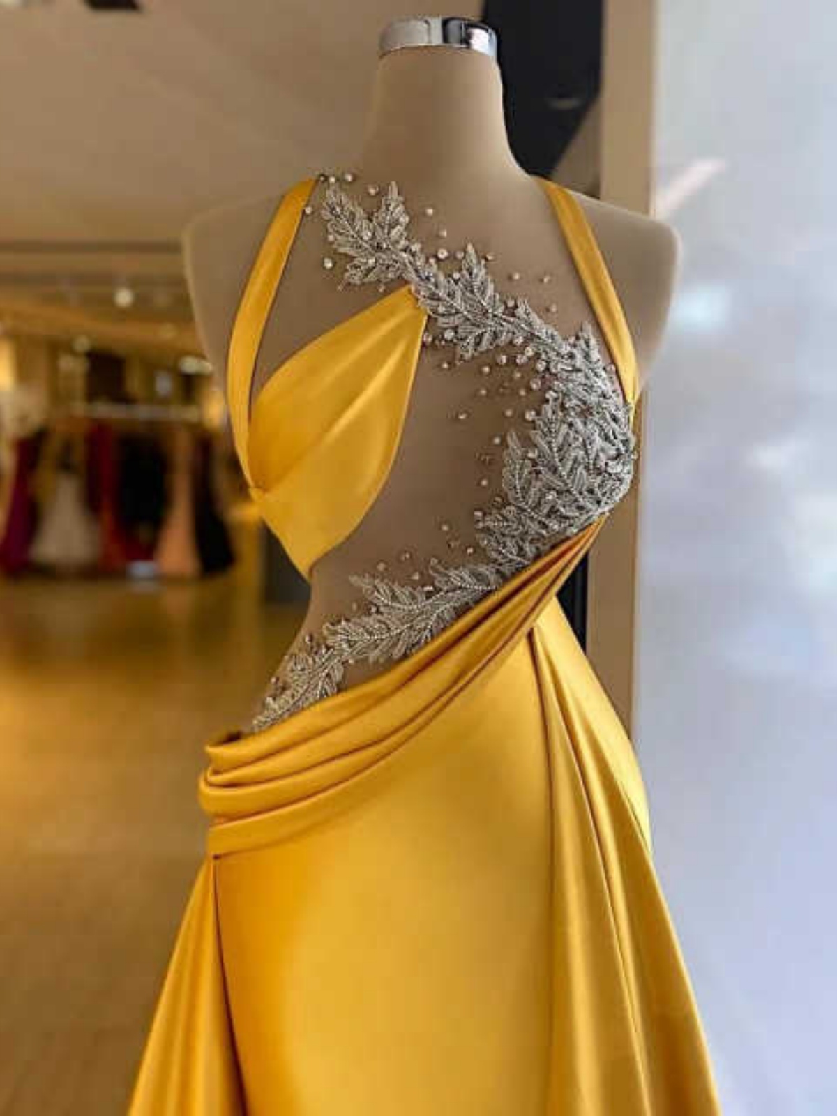 Graceful Satin Mermaid Evening Dresses Halter Neck Crystals Beaded Prom Gowns Sleeveless Special Occasion Customized