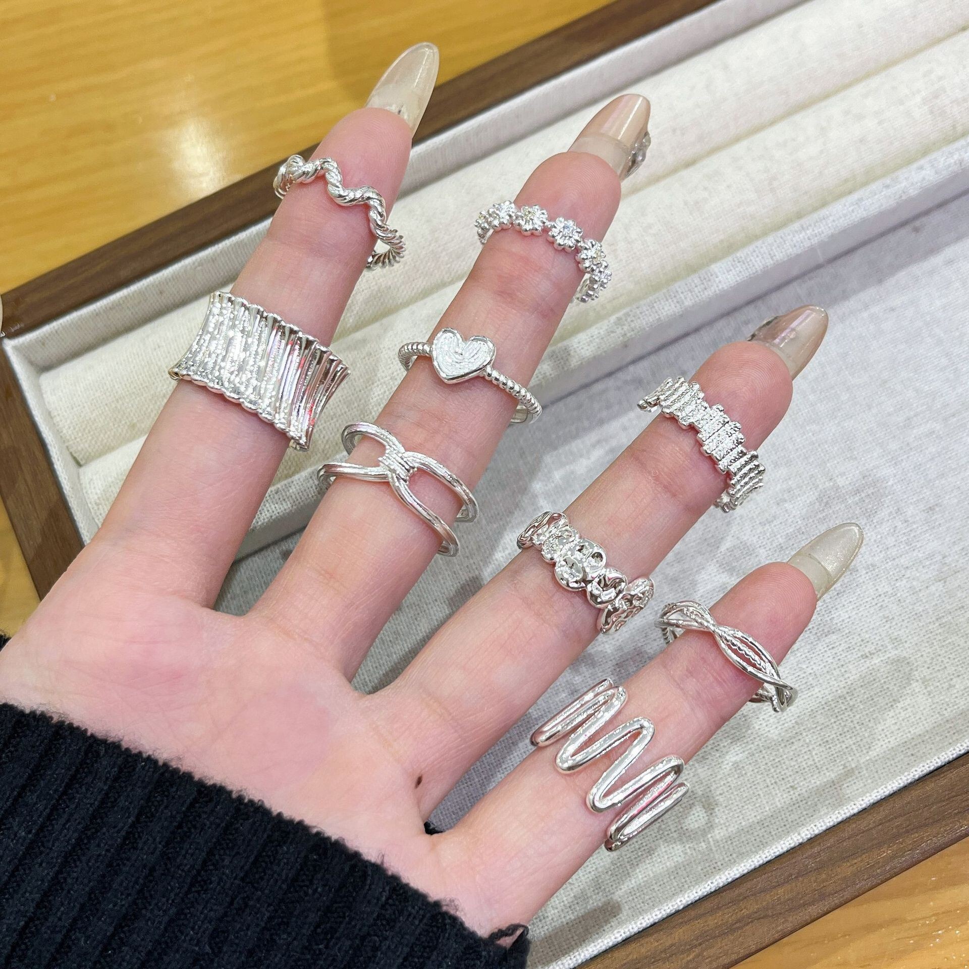 Exquisite Versatile Pleated Irregular Ring For Women Designer Ring Non-fading Adjustable Open Design Fashion Ring Light Luxury Simple Style Index Fing