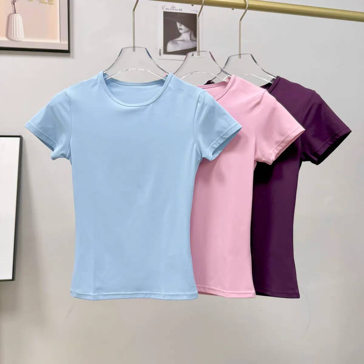 Women's Outdoor Sports Shirt Yoga Wear Fitness Quick Dry Running T-Shirt Workout Top Female Sportswear Exercise Clothing