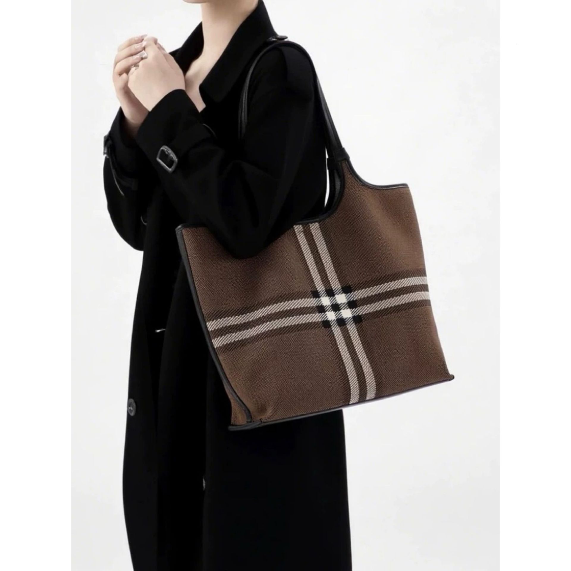 Designer Bag 2025 New Casual Versatile Designer Handbag Plaid Luxury Single Shoulder Bag Large Fabric Striped Shopping Bag Women Commuter Tote Handbag