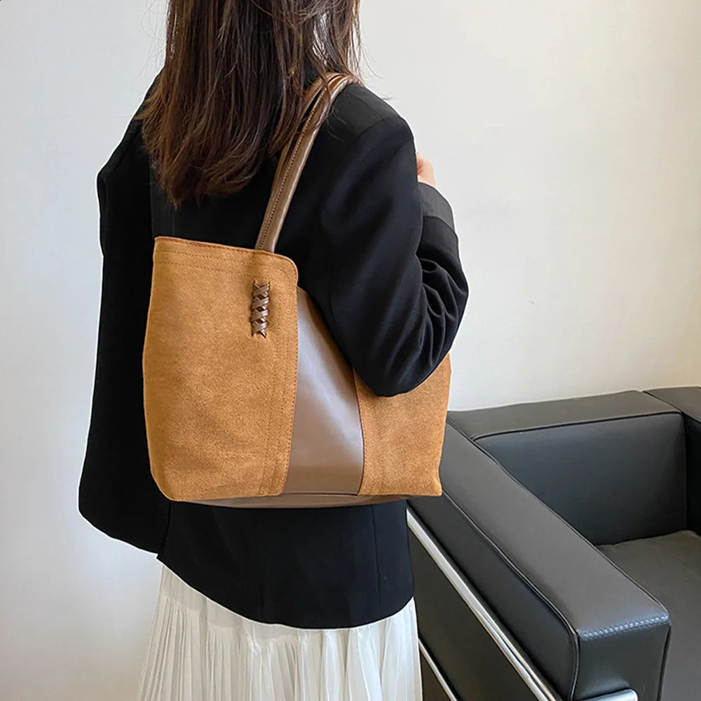 Suede Surface Handbag For Womens Korean Fashion Leisure Commuting Handbag Vintage Color Collision Splicing Tote Bag 251106