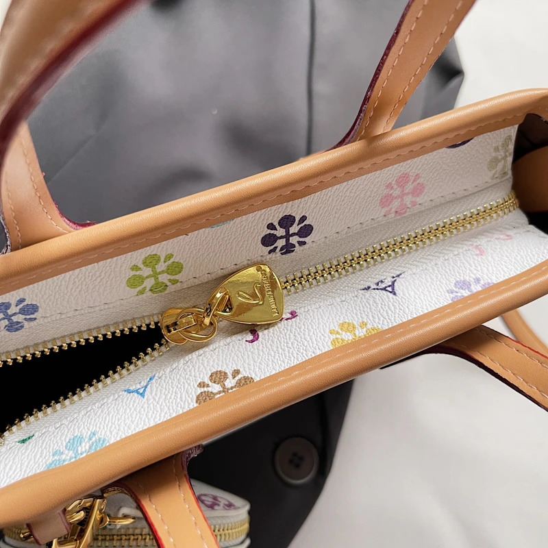 Elegant Handbag for Women Leather Crossbody Bag Famous Designer Popular Classic Shoulder Bag Ladies Tote Bag R251110