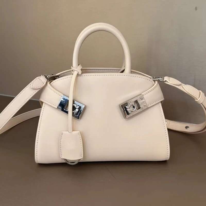 Genuine Handbag Hug Pillow Top Layer Leather Advanced Feeg 2025 New Model Fashion Temperament Boston Bag