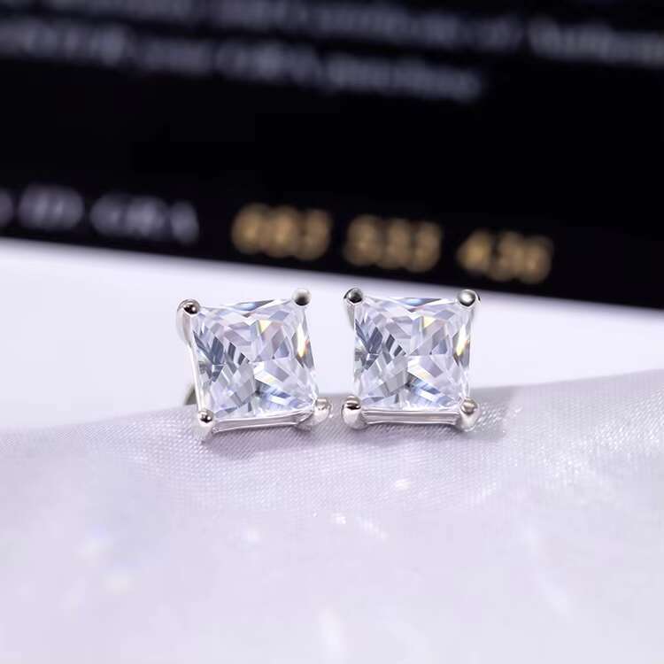Unisex Classic Gold Plated 1.2ct Princess Cut Moissanite Diamond 925 Sterling Silver Moissanite Earrings Studs