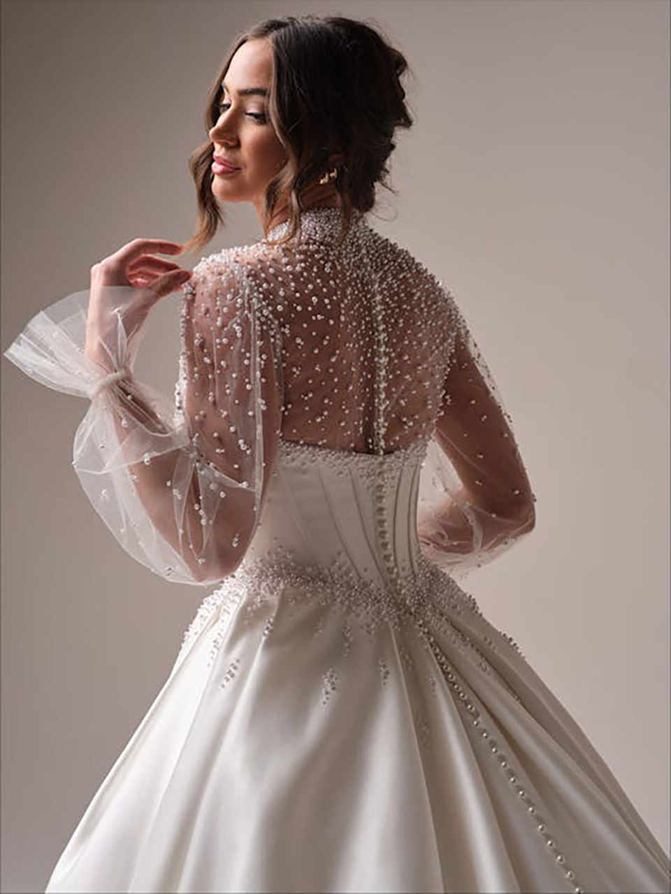 Princess Ball Gowns Bride Dress Pearls Beaded O Neck Long Sleeve Wedding Dresses Elegant Pleats Bow Sweep Train Bridal Skirt Customized