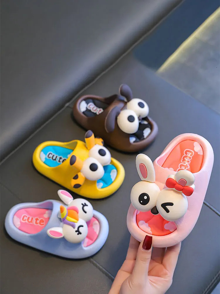 Summer childrens sandals and slippers suitable for boys and girls baby non slip soft bottom bathroom parents childrens sandals 250409