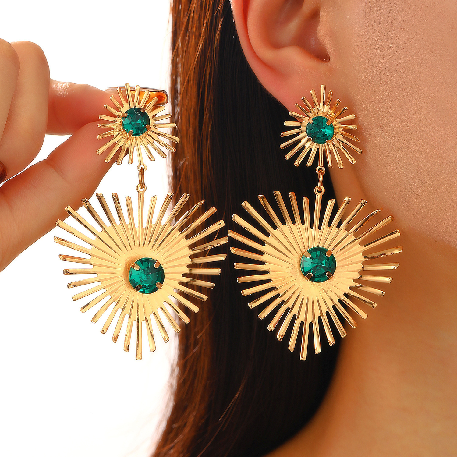 Exaggerated Dia-Studded Bohemian Suower Heart Light High-End Earrings