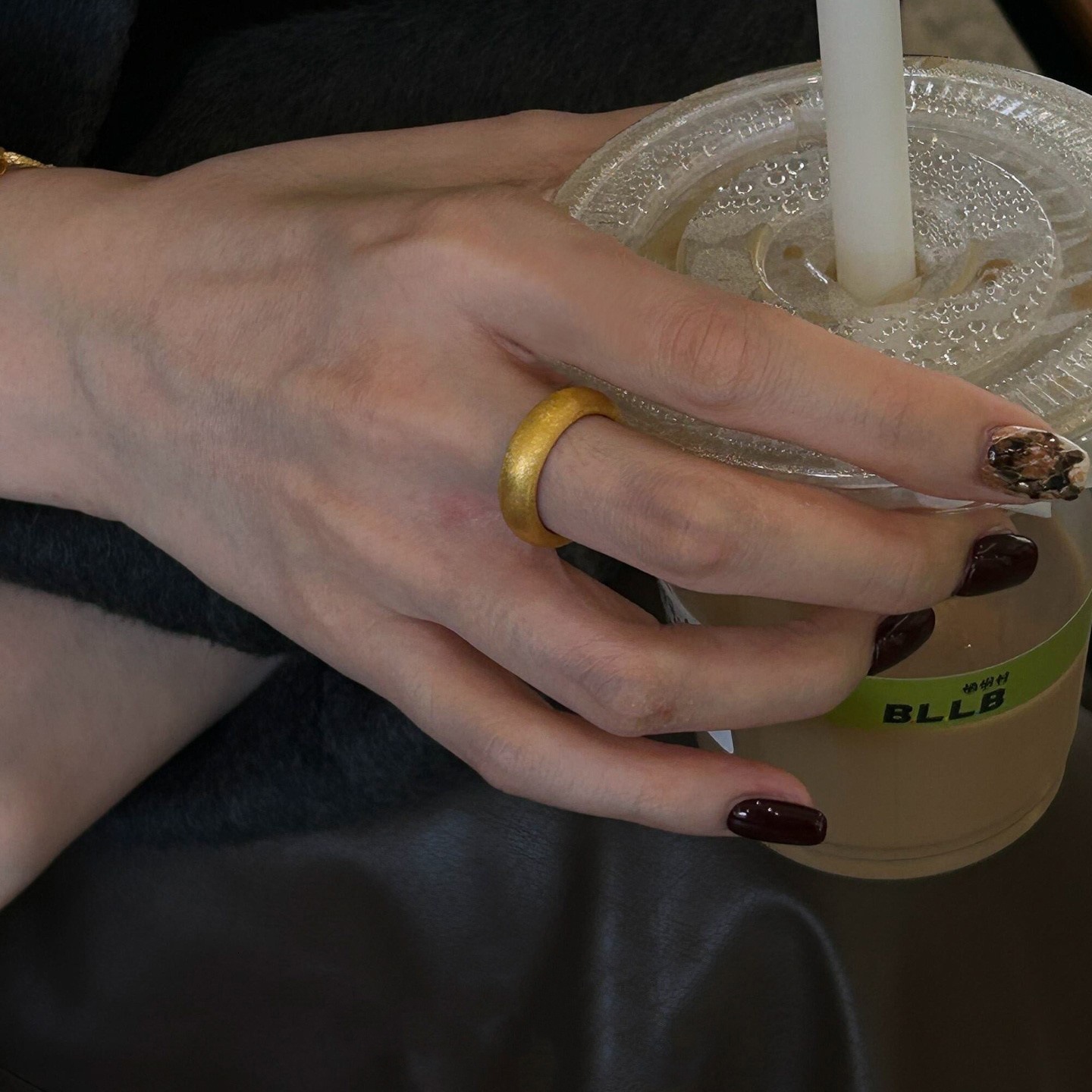 Vintage Style Shell Carving Gardenia Square Women's Ring Niche Designer Ring Fashionable Ring Exquisite Index Finger Ring