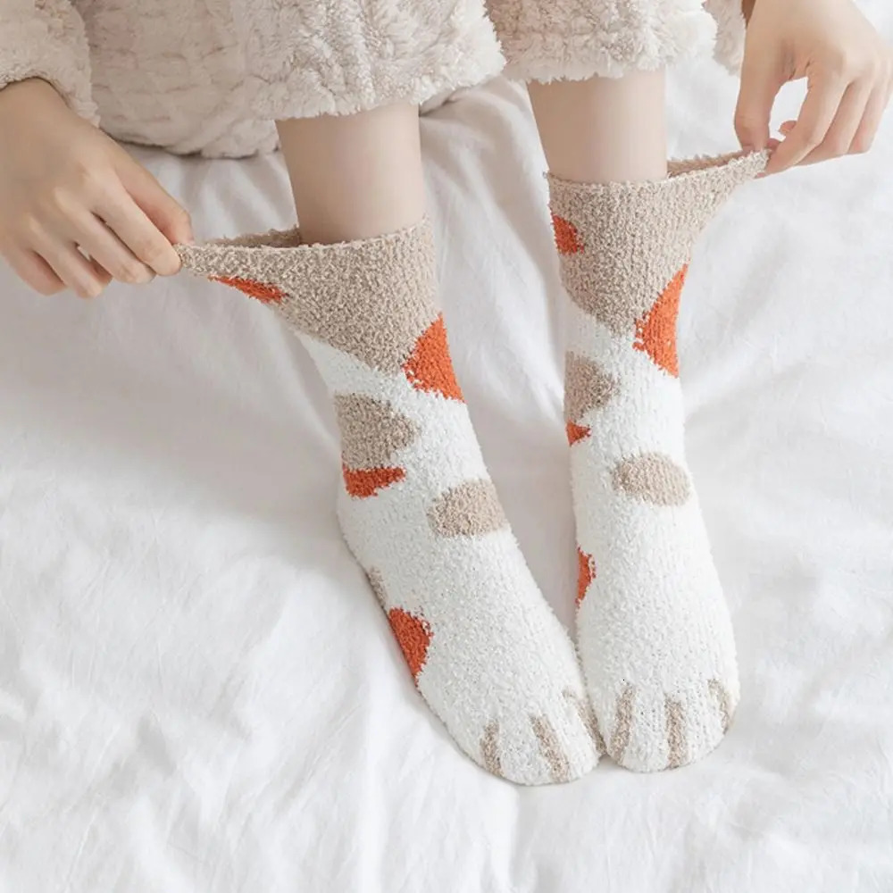 Fashion Women Cats Paw Socks Cute Funny Thick Coral Fleece Warm Socks Home Sleeping Indoor Floor Socks 251106