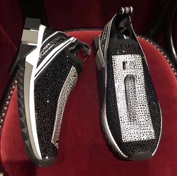 Fashionable and trendy shoes, lightweight and breathable knitted casual women's shoes, luxury shoes, slip on running shoes, designer shoes