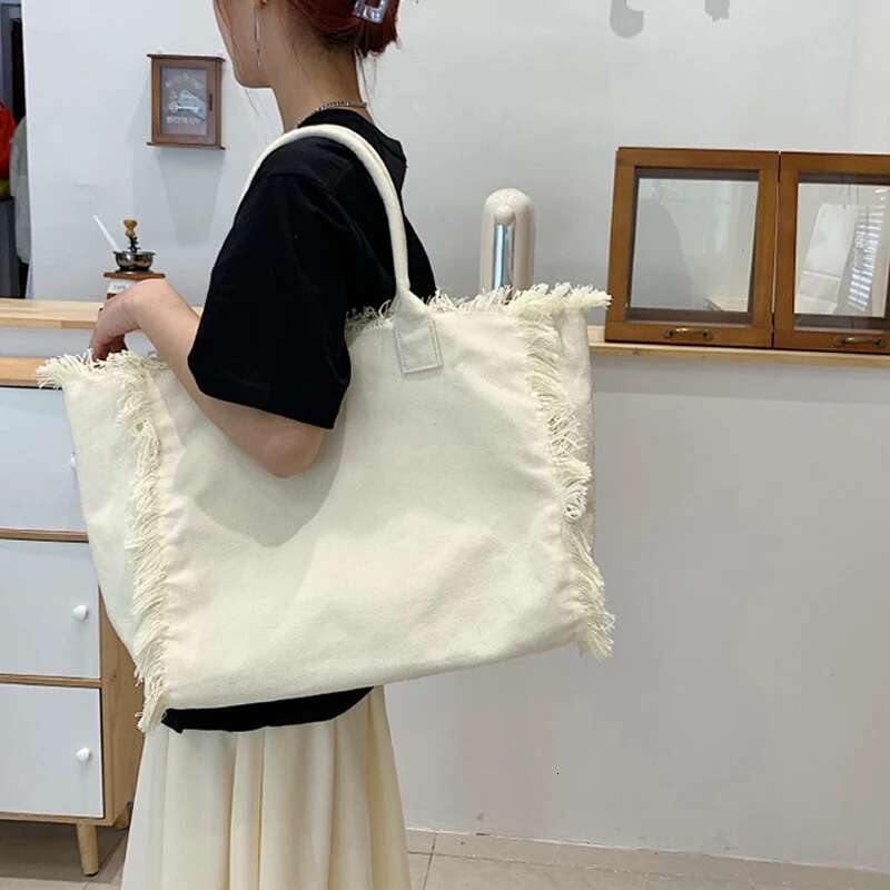 Canvas Tote Bag Large Capacity Designer Handbags For Women 2023 New Fashion Purse Tassel Simple Shopping Shoulder Bags
