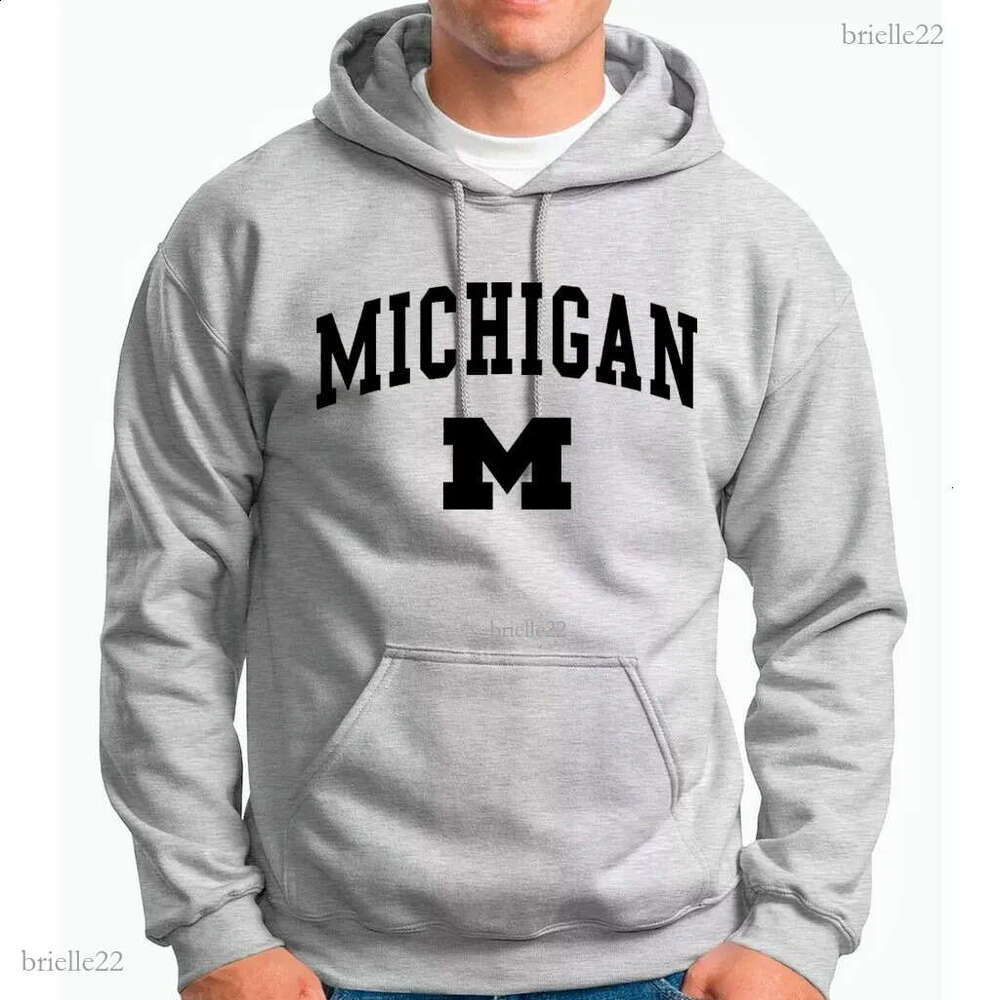 Michigan Letter Print Hooded Sweatshirt for Cold Season: Unisex Casual Student Fashion Couple