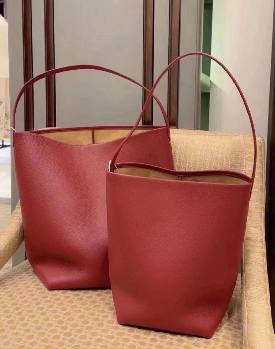 Winter New High Quality Top Leather Luxury Handbag New Solid Color Designer Bag Underarm Bag Lychee Pattern Large Capacity Plastic Floor