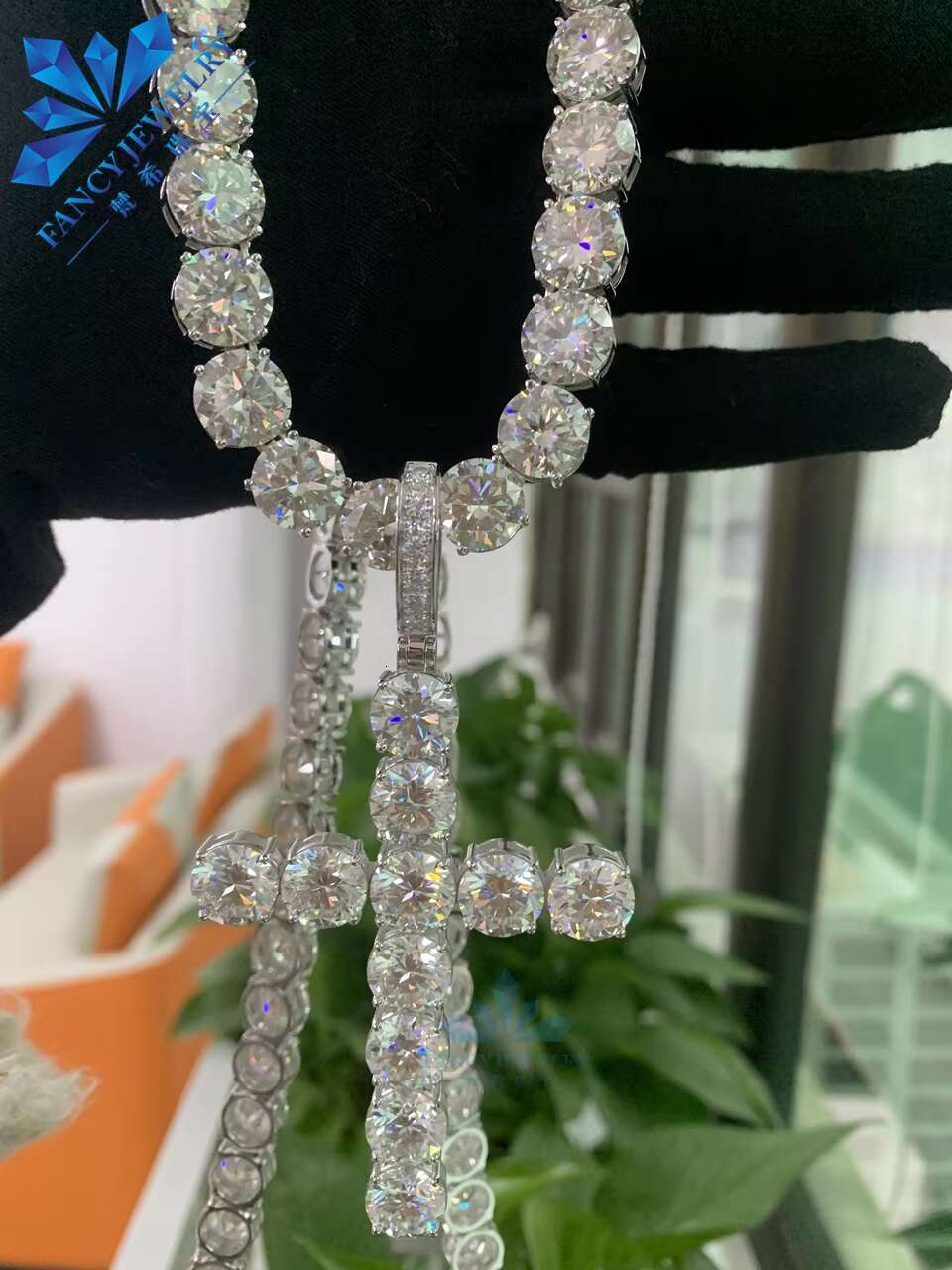 Fashion Style 10mm 925 Solid Silver White Gold Plated Iced Out Hip Hop VVS1 Moissanite Diamond Cross Pendant Chain