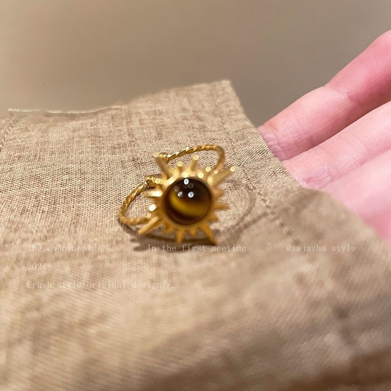gold Designer Ring Tiger Eye Stone Open Ring for Women, Niche Design, fashion ring Fashionable Retro Index Finger Ring, Light Luxury High-End Vintage 