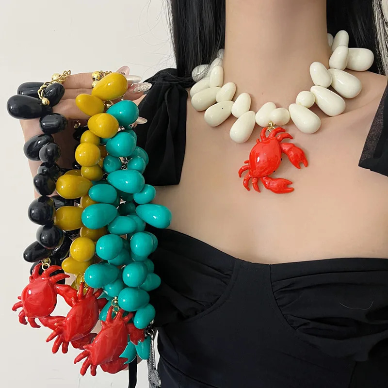 Exaggerated Sense Red Crab Pendant Necklace Womens 2025 Advanced Water Drop Beaded Choker 250409