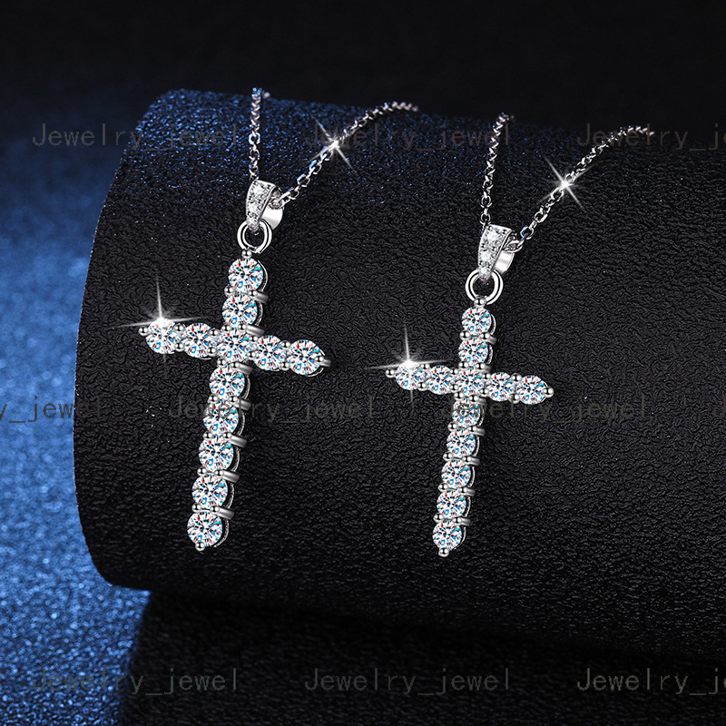Simple Fashion D Color Moissanite Cross Pendant Necklace S925 Sterling Silver Female Romantic 925 Silver Moissanite Jewelry